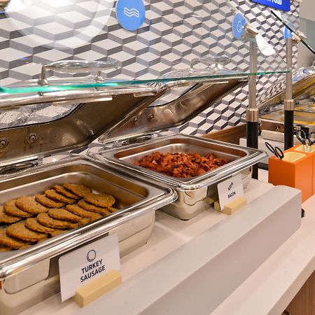 Holiday Inn Express Hotel Kansas City - Bonner Springs By Ihg Dış mekan fotoğraf