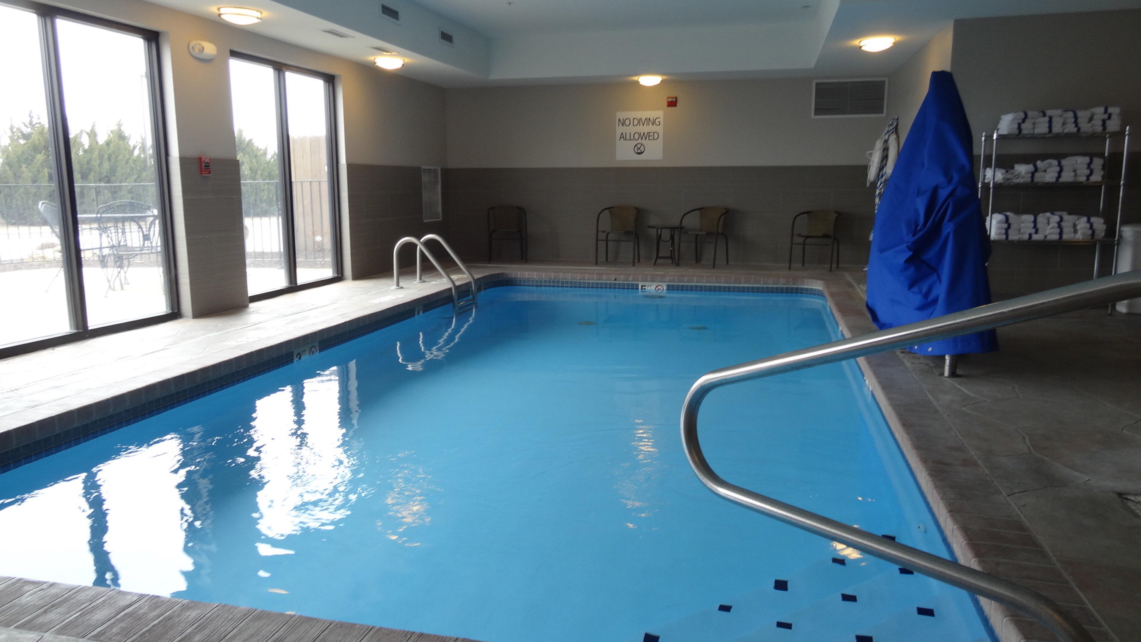 Holiday Inn Express Hotel Kansas City - Bonner Springs By Ihg Dış mekan fotoğraf