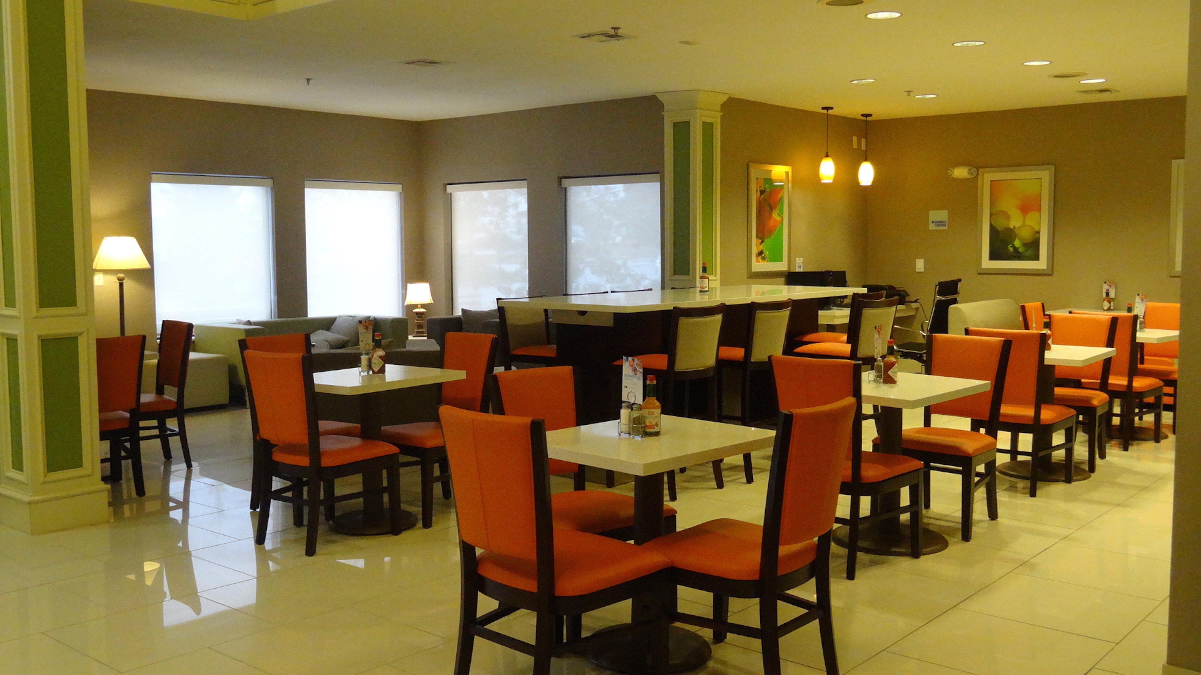 Holiday Inn Express Hotel Kansas City - Bonner Springs By Ihg Dış mekan fotoğraf