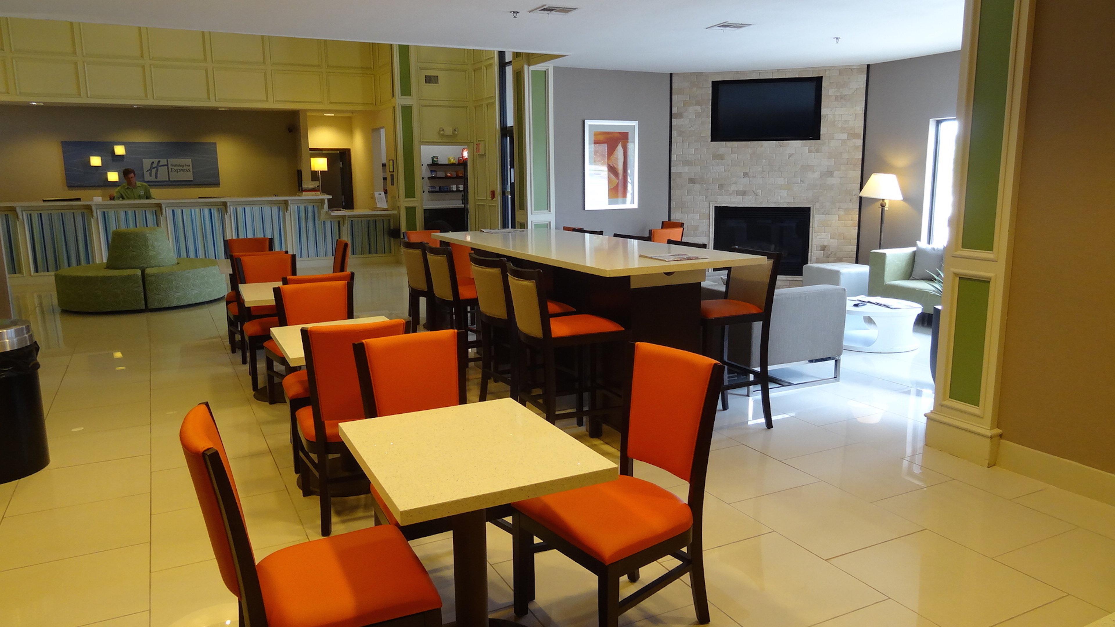 Holiday Inn Express Hotel Kansas City - Bonner Springs By Ihg Dış mekan fotoğraf