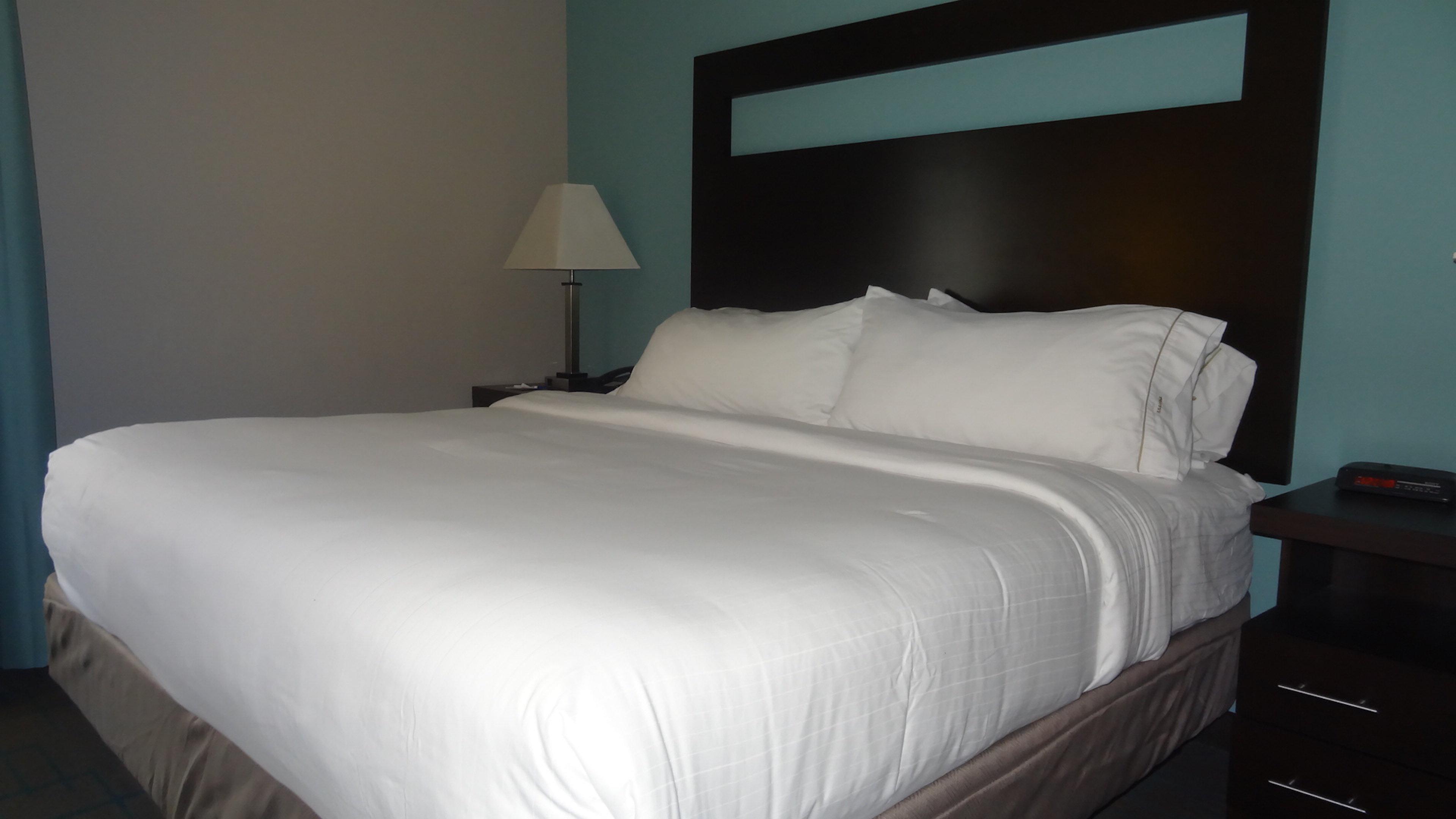 Holiday Inn Express Hotel Kansas City - Bonner Springs By Ihg Dış mekan fotoğraf