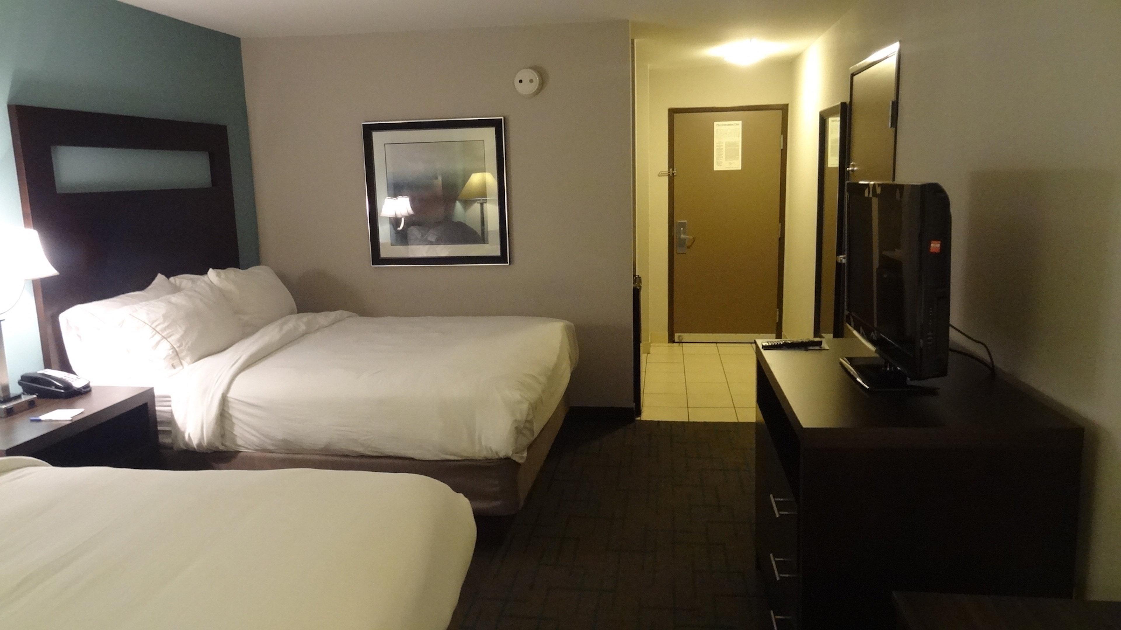 Holiday Inn Express Hotel Kansas City - Bonner Springs By Ihg Dış mekan fotoğraf