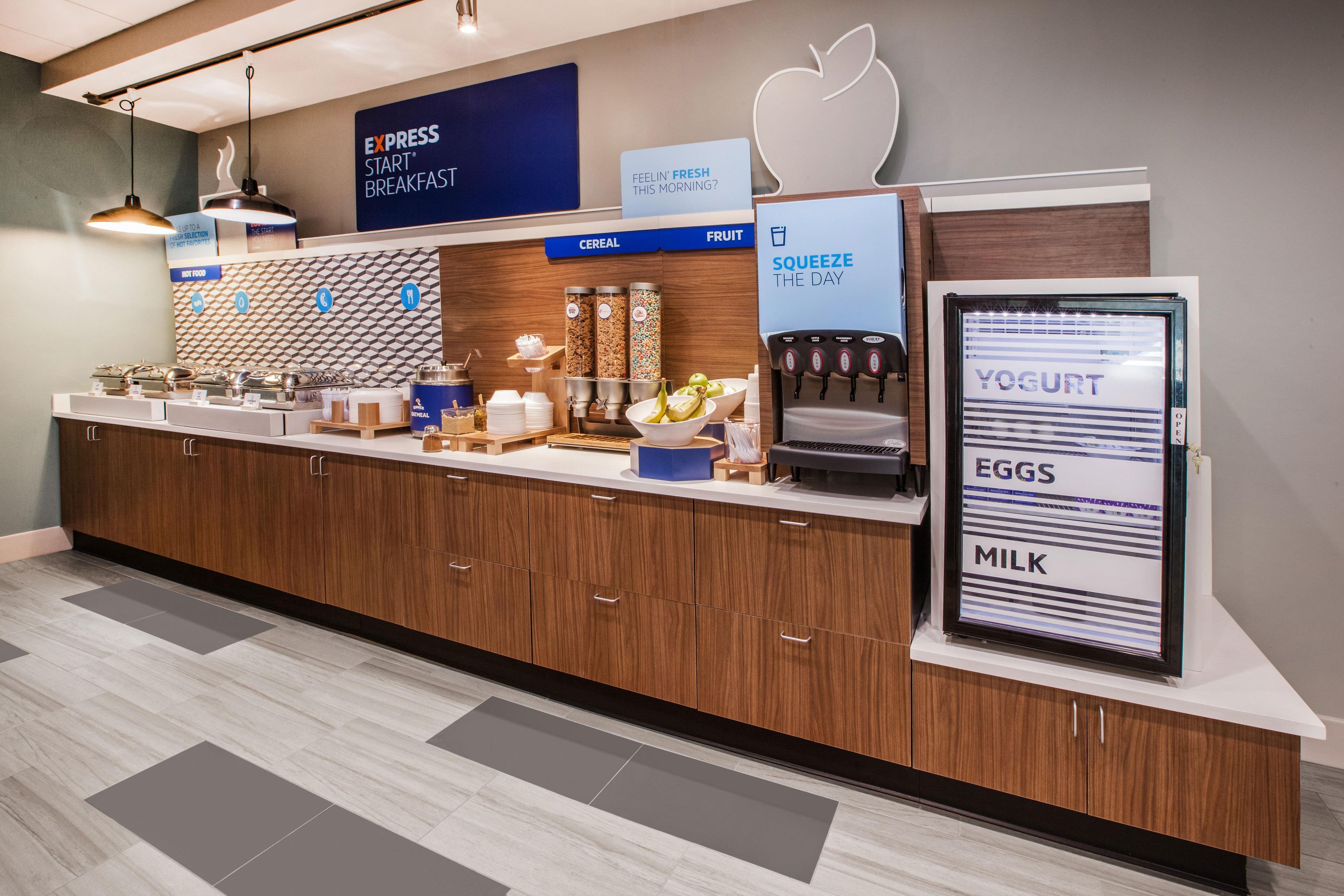Holiday Inn Express Hotel Kansas City - Bonner Springs By Ihg Dış mekan fotoğraf