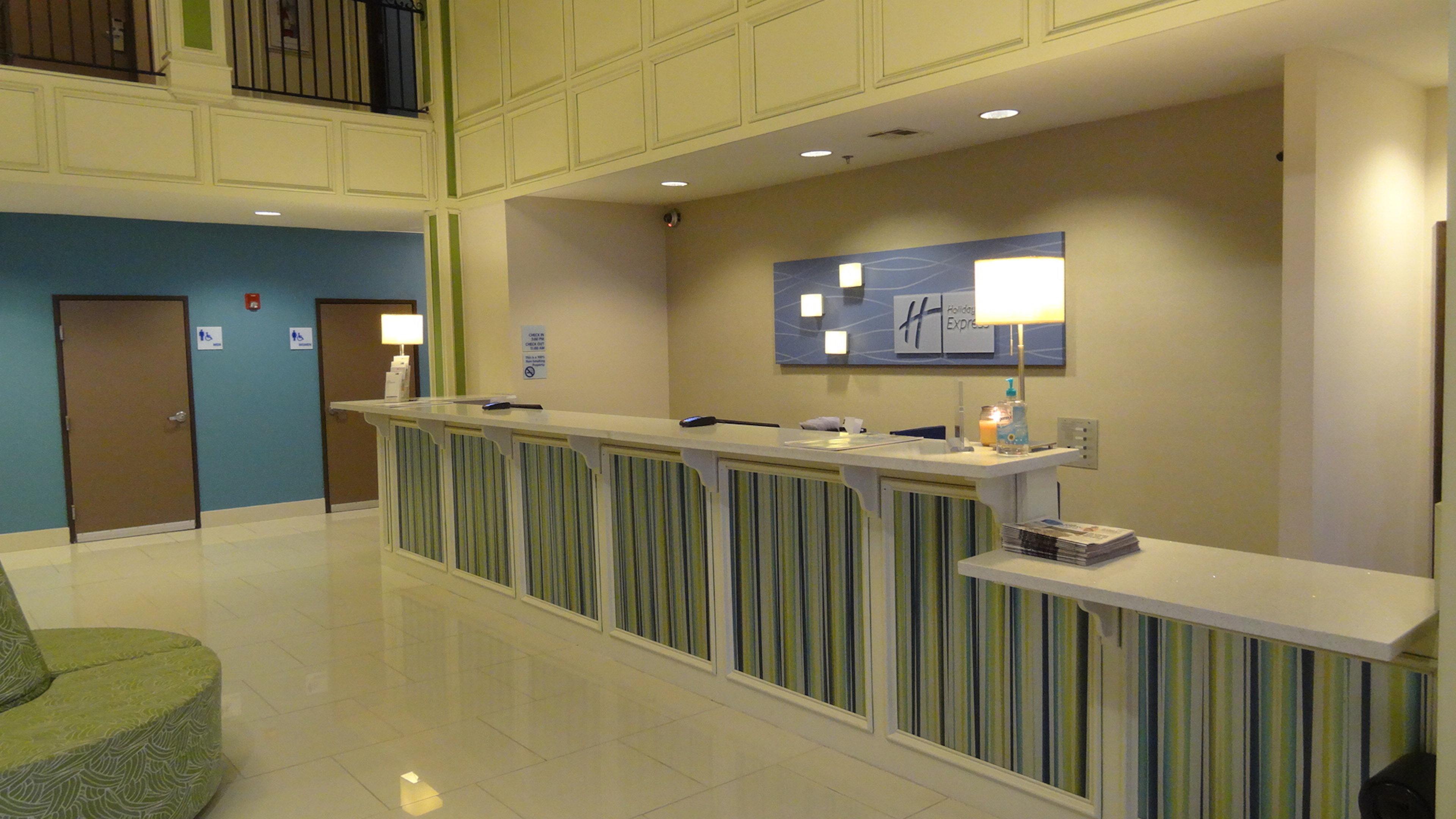 Holiday Inn Express Hotel Kansas City - Bonner Springs By Ihg Dış mekan fotoğraf